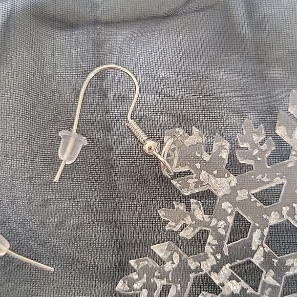 NwT Snowflake acrylic sparkle Dangle Winter Christmas earrings Lightweight - Picture 4 of 5